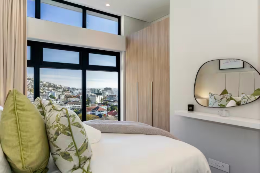 2 Bedroom Property for Sale in Sea Point Western Cape